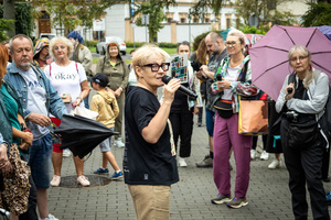 Wycieczka szlakiem małopolskiej ceramiki - Barbara Bułdys podczas wycieczki