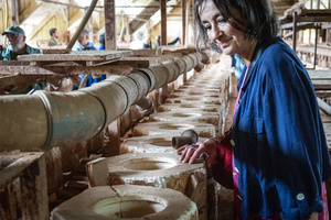 Wycieczka szlakiem małopolskiej ceramiki - Renata Stadler podczas wycieczki