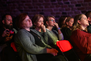 Koncert: Zaduszki - Damian Ukeje - Publiczność podczas koncertu zaduszkowego w Piwnicach TCK