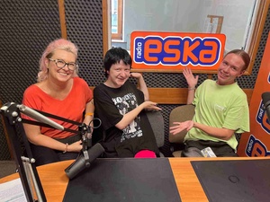 Bardzo Młoda Kultura - Młodzież podczas nagrań promujących w radiu eska