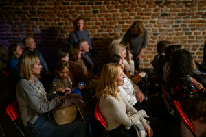 Koncert: Agnieszka Hekiert - Magia Świąt - Publiczność podczas koncertu w Piwnicach TCK.