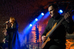 Koncert: Agnieszka Hekiert - Magia Świąt - Muzycy występujący na scenie.