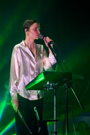 Koncert: Daria ze Śląska - Na scenie śpiewająca Daria ze Śląska