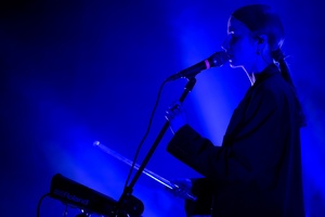 Koncert: Daria ze Śląska - Na scenie śpiewająca Daria ze Śląska