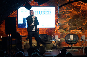 Spotkanie autorskie i premiera książki Krzysztofa Hubera