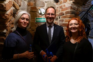 Benefis Bartka Szułakiewicza - Prezydent Tarnowa Jakub Kwaśny podczas koncertu.