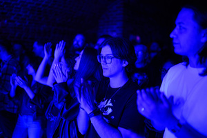 Koncert: The Bad Tales - Publiczność podczas koncertu zespołu The Bad Tales