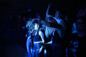 Koncert: The Bad Tales - Publiczność podczas koncertu zespołu The Bad Tales