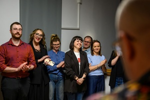 Wystawa: w cyklu Wernisaże Dzień po Dniu - Autorzy wystawy w trakcie przemowy.