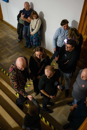 Wystawa: w cyklu Wernisaże Dzień po Dniu - Publiczność wernisażu.