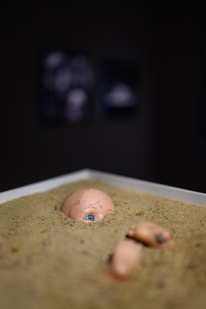 Wystawa: Rozważania nad istotą czasu - Obiekt artystyczny na wystawie.