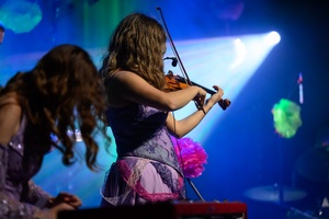 Koncert: Lor - Na scenie występujący zespół Lor