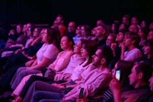 Koncert: Lor - Publiczność zasłuchana w koncercie