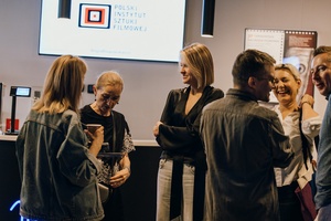 40. TNF: Dzień 4 (25.05.26) - W hallu kina licznie przybyła publiczność na film "Miłe kobiety"