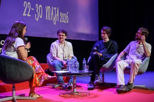 40. TNF: Dzień 8 (29.05.26) - Na scenie Marzenia Kaja Łuczyńska i reżyserzy Jakub Prysak („Bez reszty” ), Wojtek Węglarz („Bloodline”)  i Paweł J.J. Modzelewski („O Świecenie!”) podczas spotkania z publicznością po projekcji krótkich metraży
