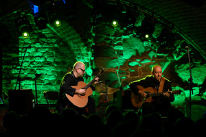 Koncert kolęd "Nocna cisza" - Artur Lesicki i Marek Napiórkowski podczas koncertu.