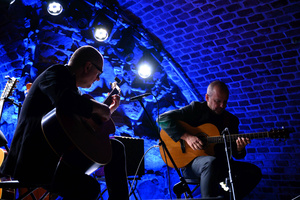 Koncert kolęd "Nocna cisza" - Artur Lesicki i Marek Napiórkowski podczas koncertu.
