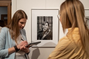 Wernisaże dzień po dniu: Maria Strzesak „4-12-22”