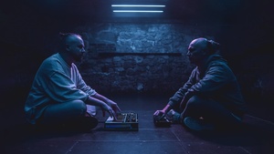 Plakat: Electro set duetu Sarapata i pokaz laserowy na finał 3. FNiT