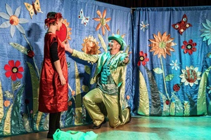 Plakat: 38. TNF: Spektakl dla dzieci "Świerszcz Maurycy i banda komara"