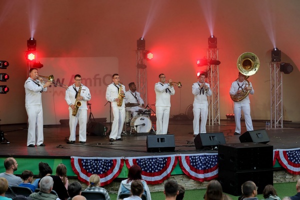 Koncert: Topside Band